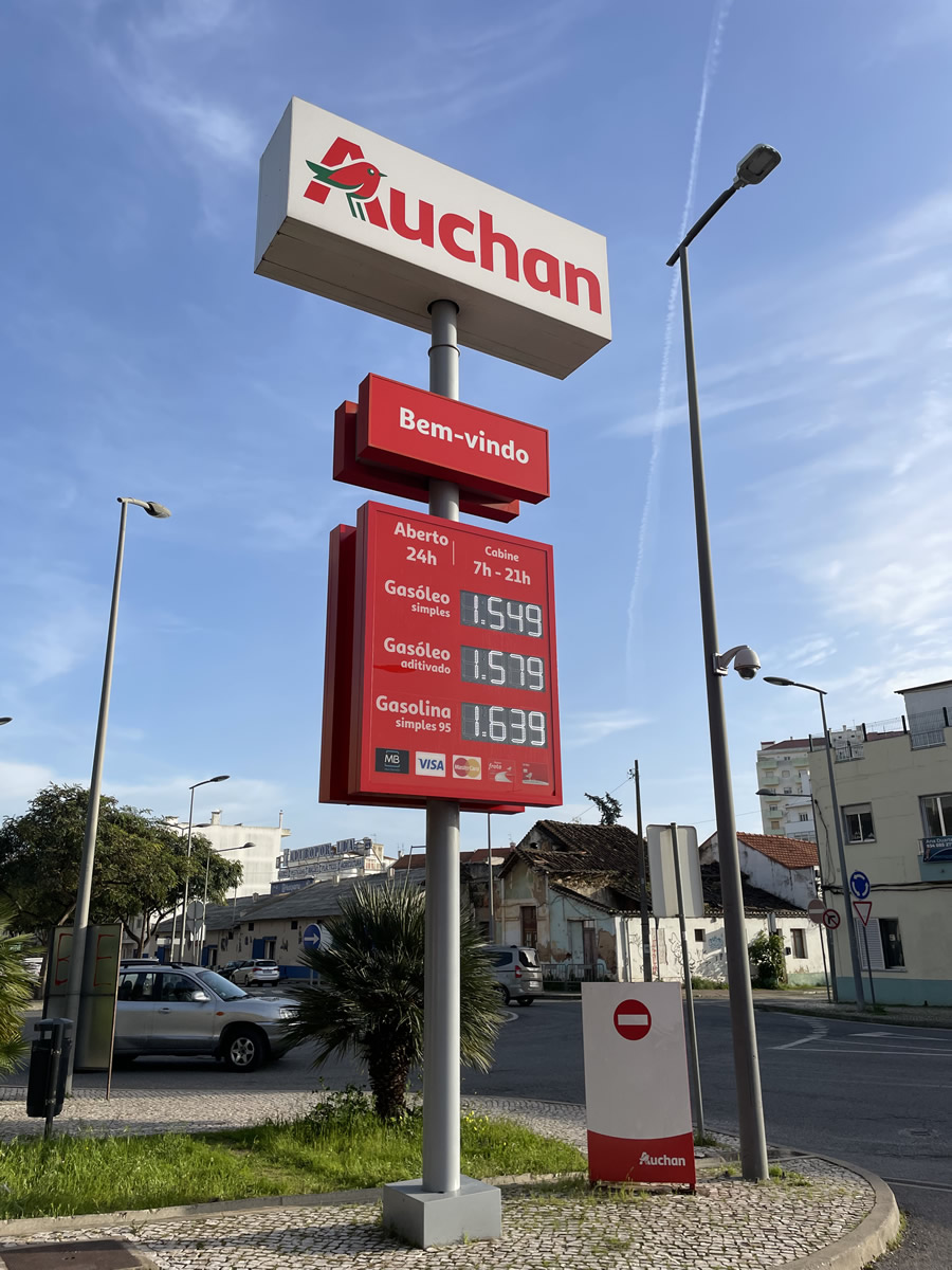 Gas Station Displays - LEDSYSTEMS