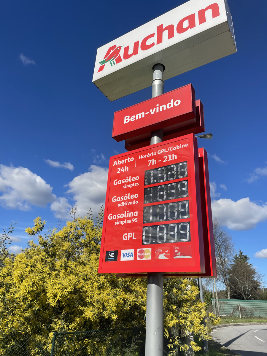 Gas Station Displays - LEDSYSTEMS